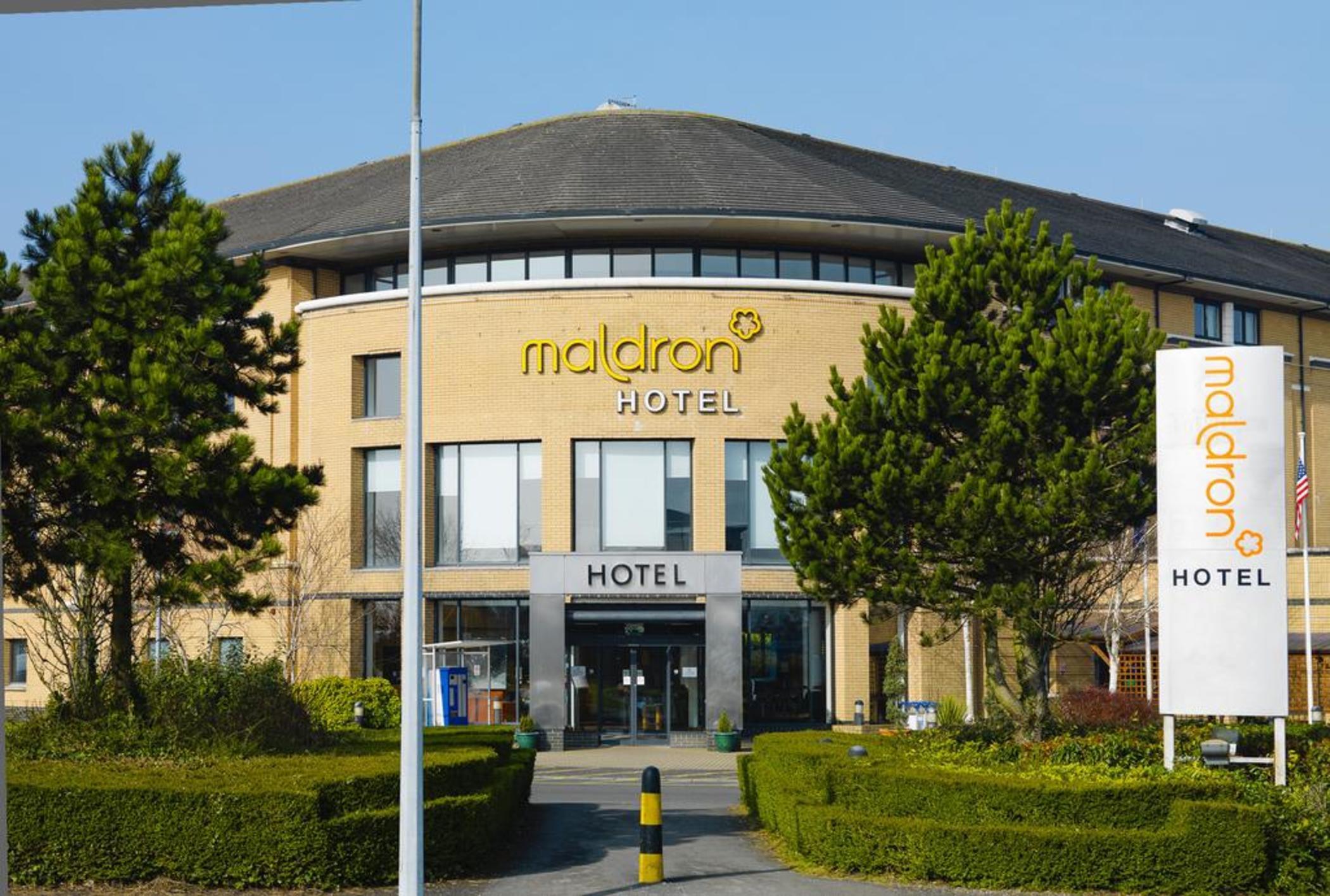 Maldron Hotel Belfast International Airport Алдергров Экстерьер фото